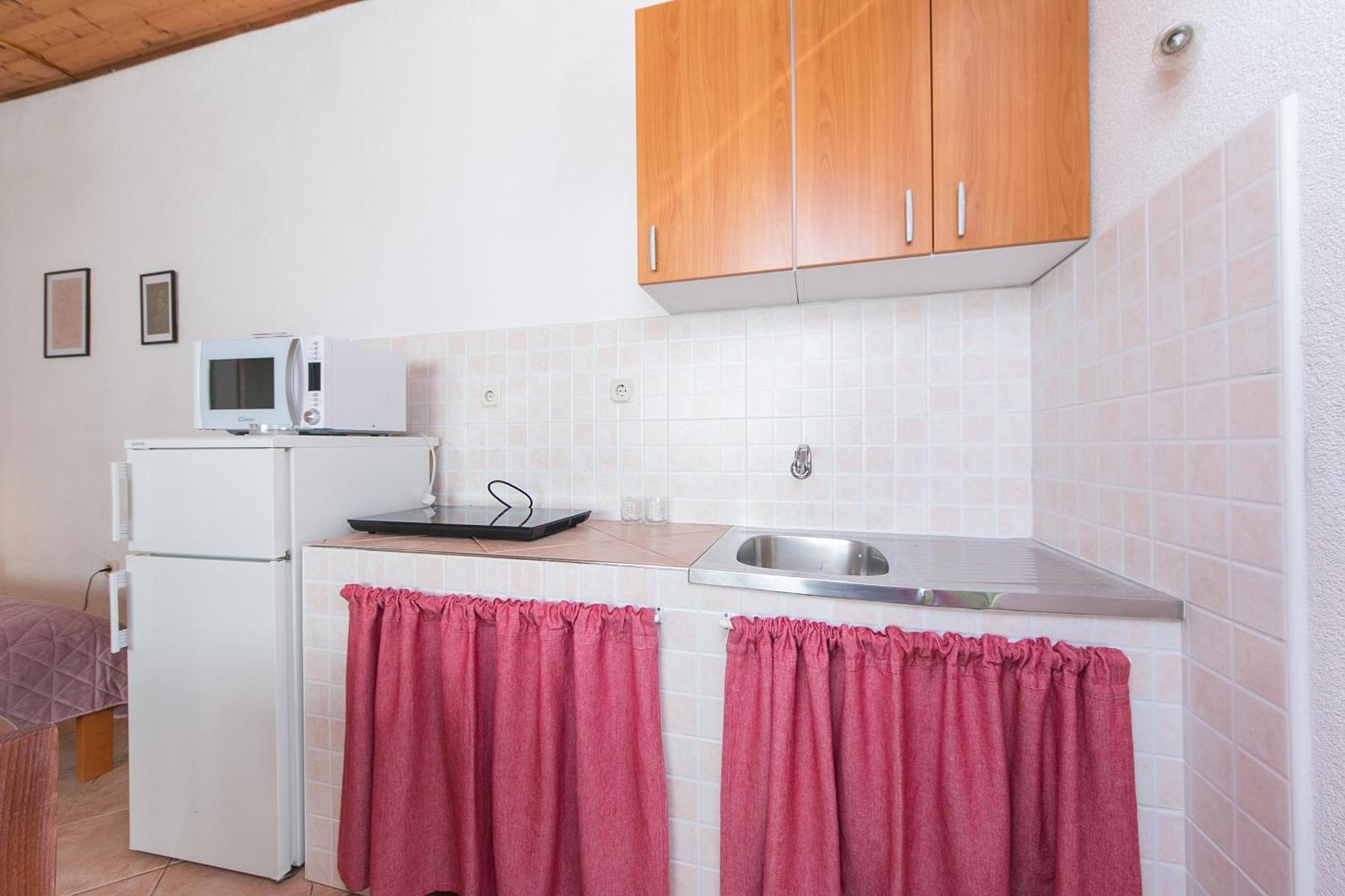 Apartments By The Sea Zivogosce - Blato, Makarska - 1057 Blato  객실 사진