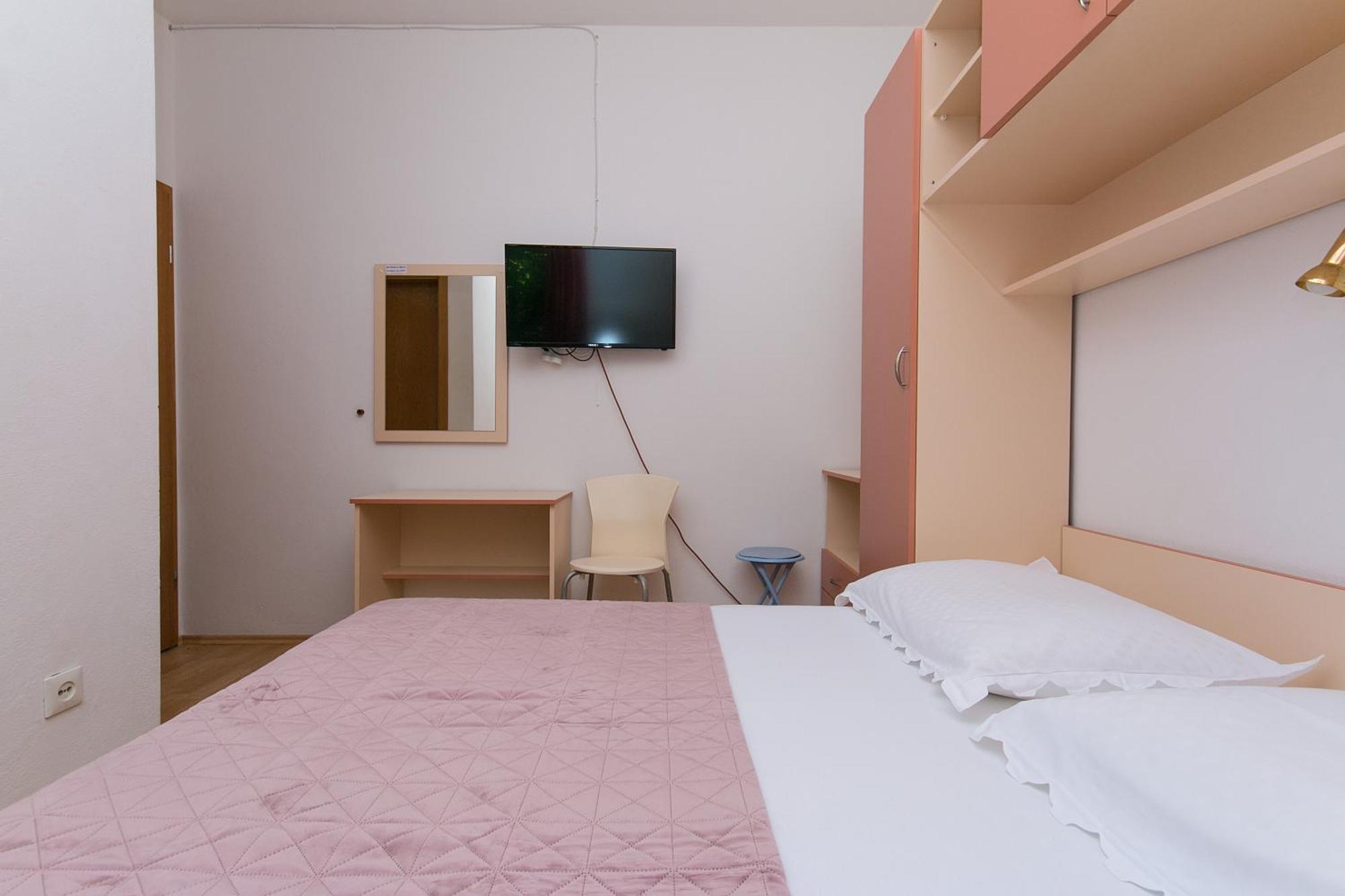 Apartments By The Sea Zivogosce - Blato, Makarska - 1057 Blato  객실 사진