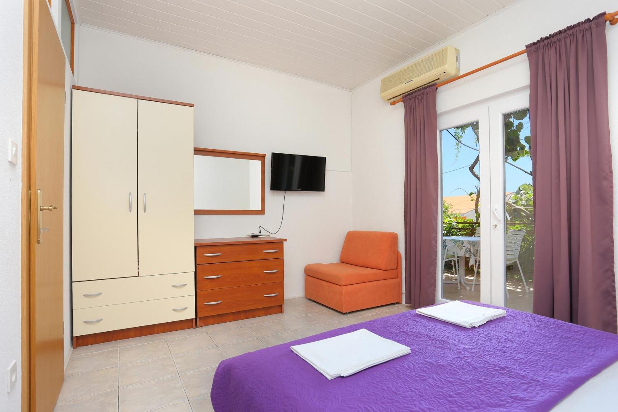Apartments By The Sea Zivogosce - Blato, Makarska - 1057 Blato  객실 사진