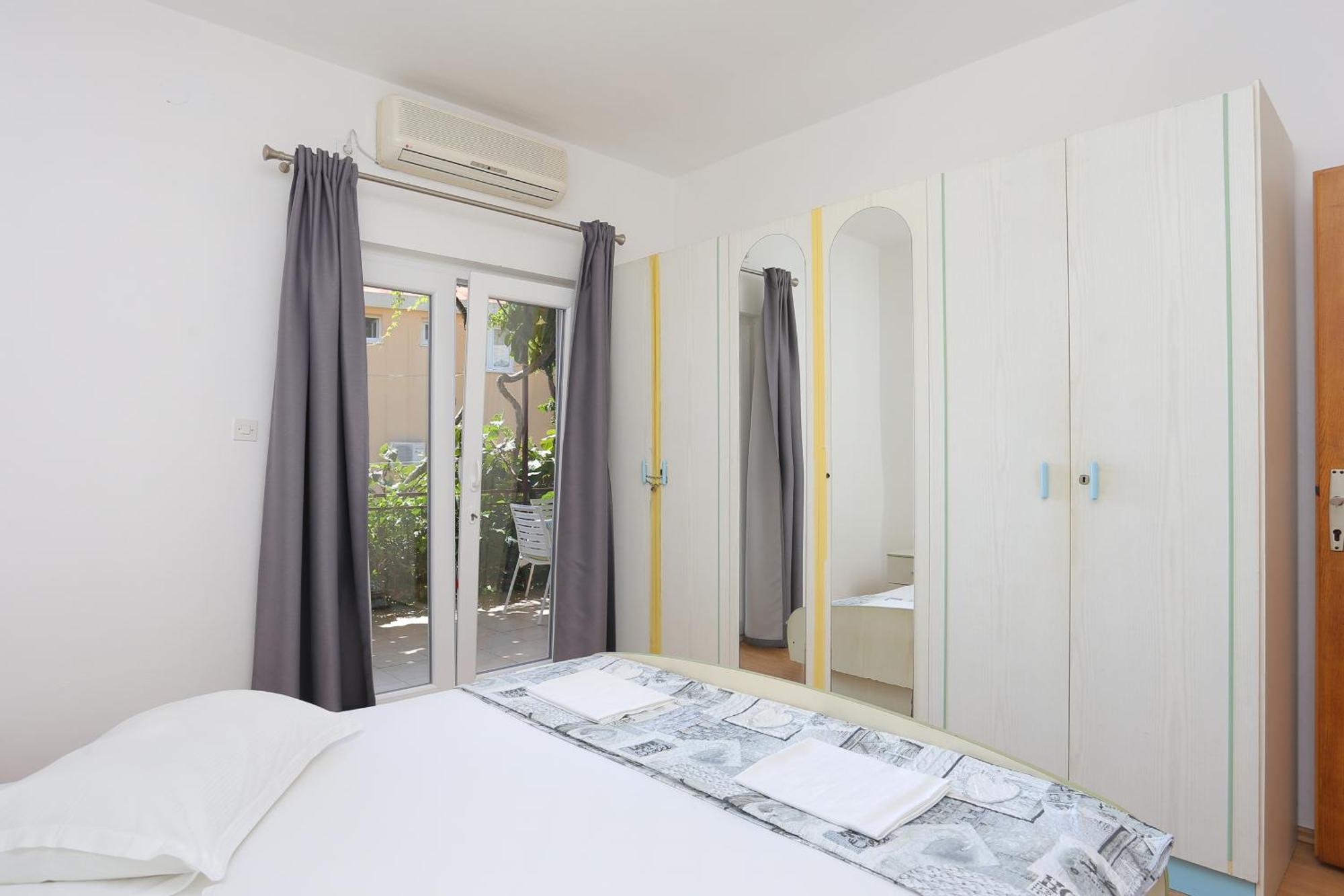 Apartments By The Sea Zivogosce - Blato, Makarska - 1057 Blato  객실 사진